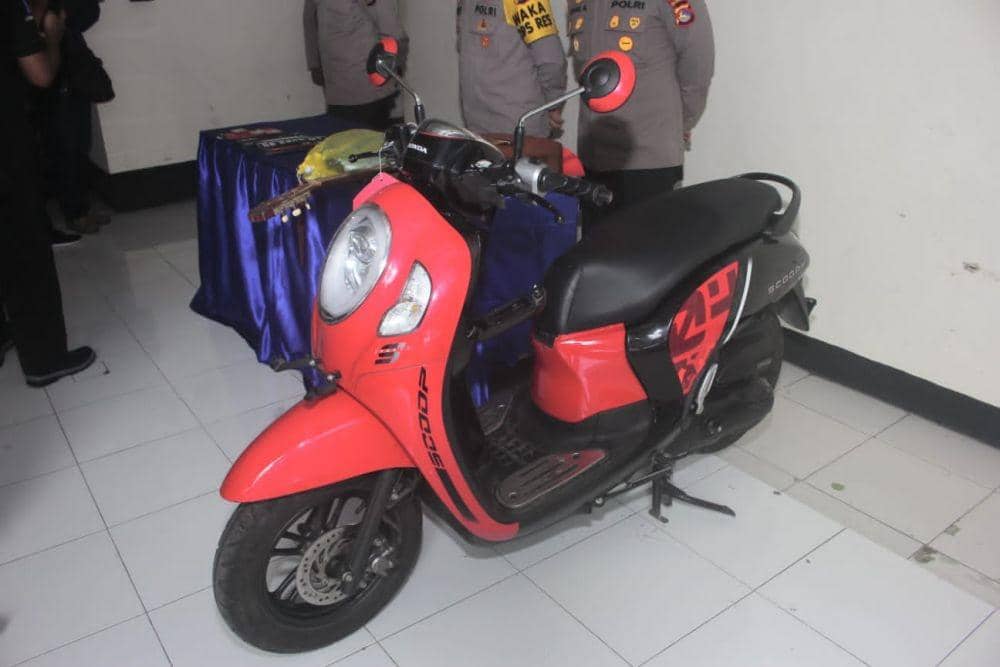 Sepeda motor korban inisial MW yang dicuri dan digadaikan kedua pelaku. (dok. Polresta Mataram)