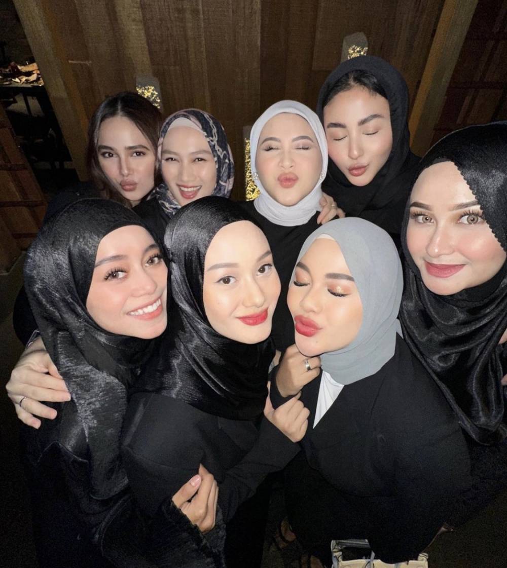 momen geng Mamayu arisan (instagram.com/lestykejora)