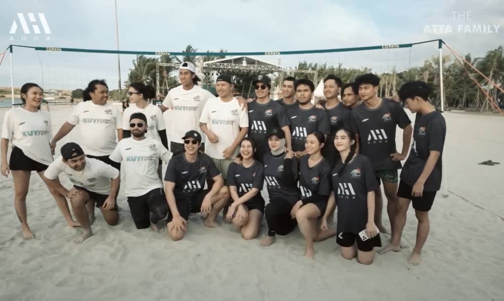momen pertandingan tim Atta dan tim Gading (youtube.com/attahalilintar)
