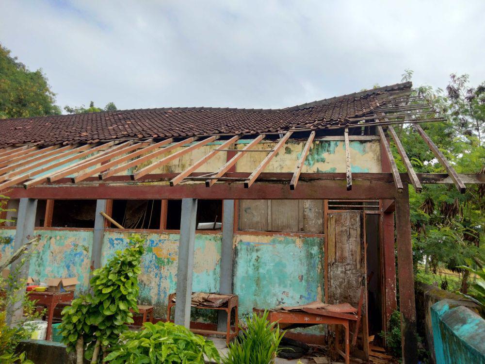 Murid SDN 3 Suangi Timur Bertahun-tahun Belajar di Ruang Kelas Reyot