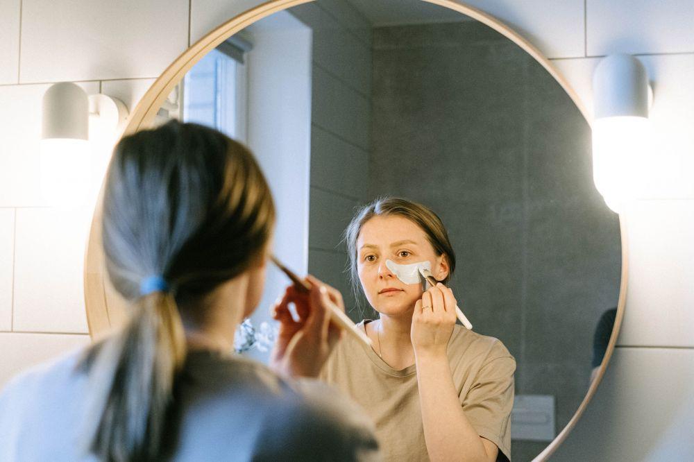 6 Produk Clay Mask untuk Samarkan Pori-Pori, Wajah Terlihat Mulus!