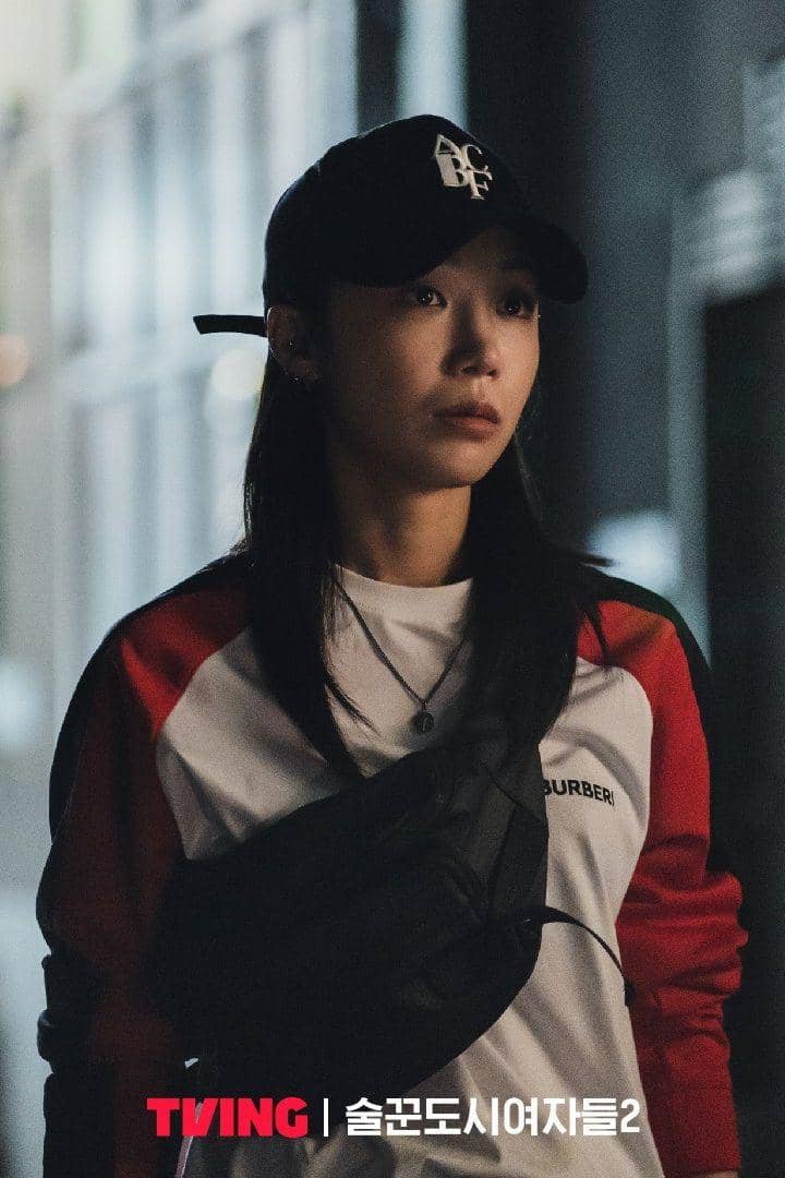 still cuts drama Work Later, Drink Now 2 (instagram.com/tving.official)