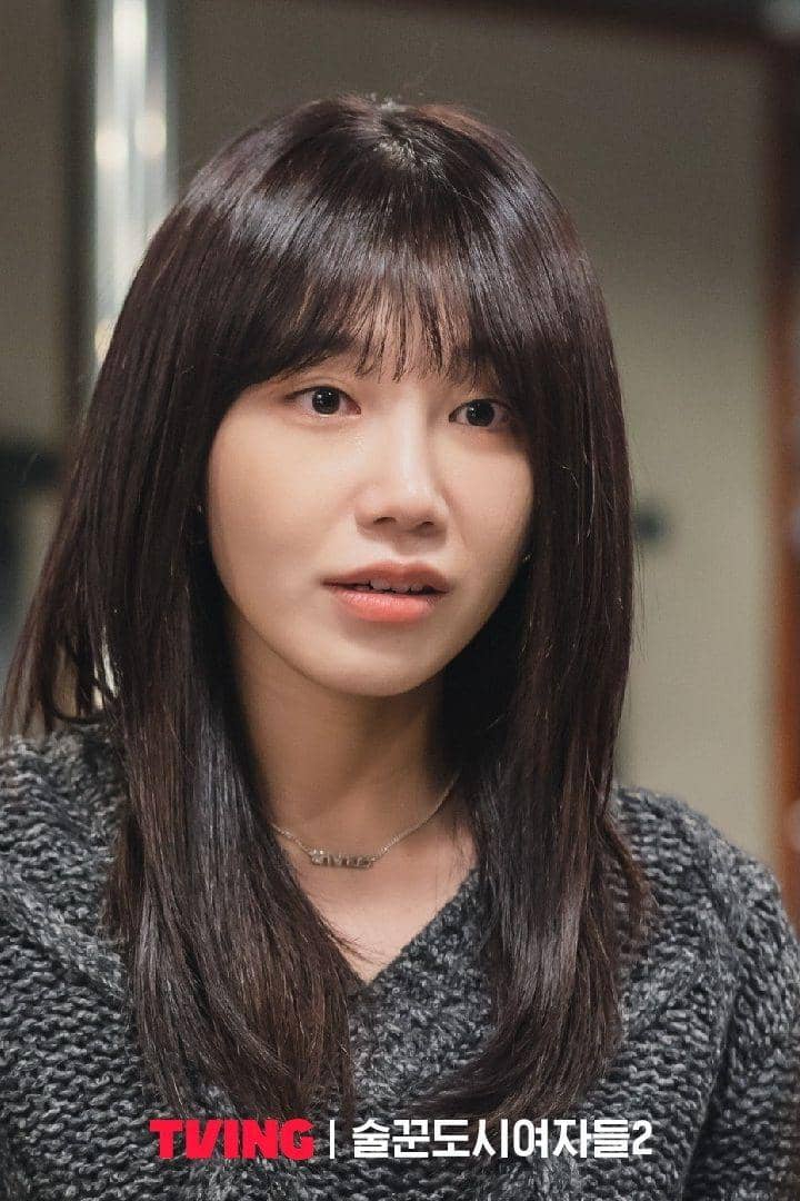 still cuts drama Work Later, Drink Now 2 (instagram.com/tving.official)