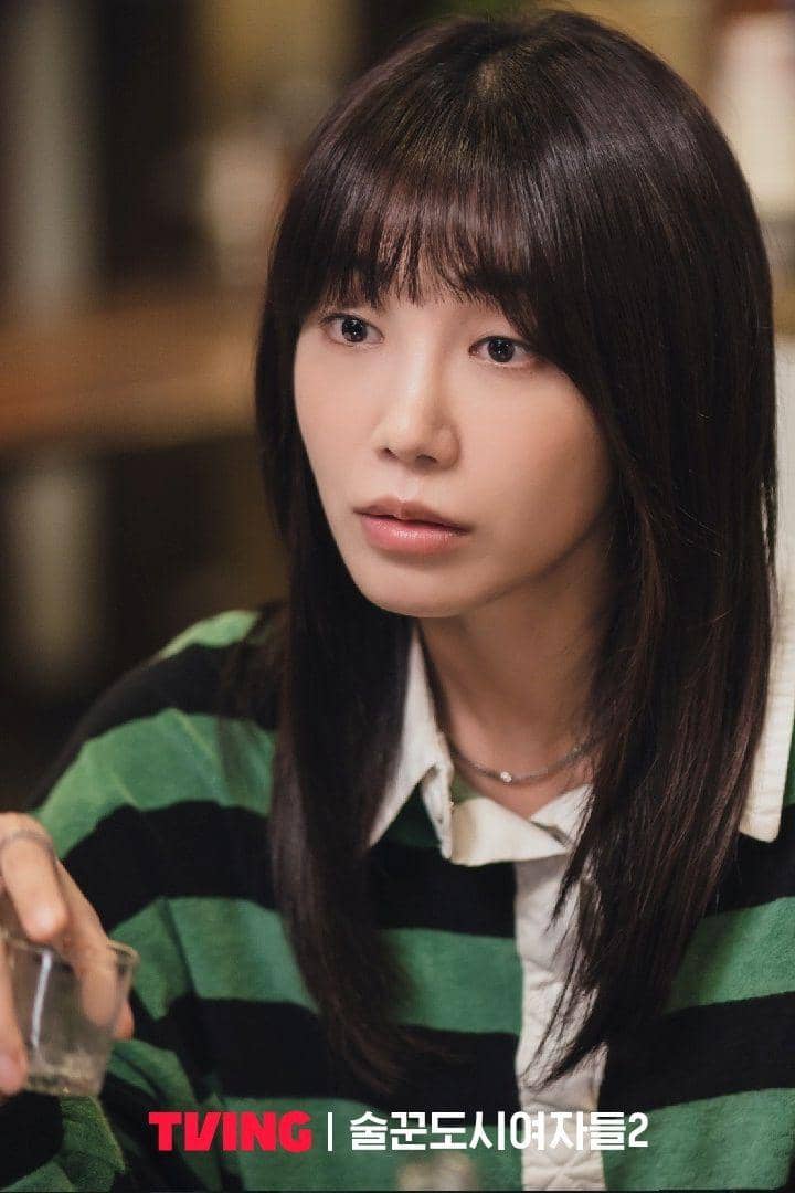 still cuts drama Work Later, Drink Now 2 (instagram.com/tving.official)