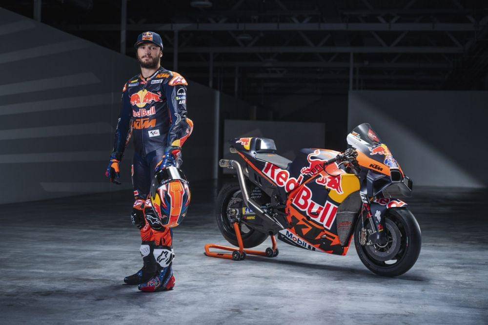 Jack Miller berpose dengan KTM RC16. (twitter.com/jackmilleraus)