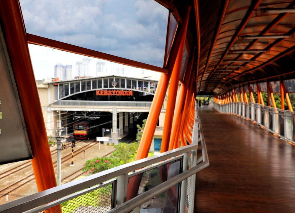 TransJakarta Pastikan Lewat Skywalk Kebayoran Lama Gratis