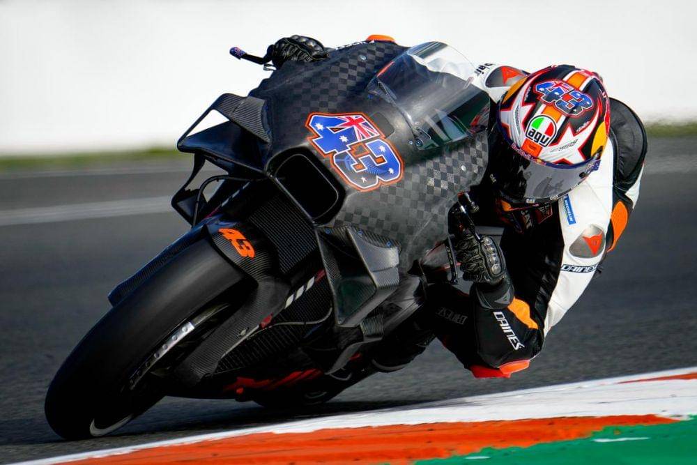 Jack Miller saat tes bersama KTM di Valencia pada November 2022 (motogp.com)
