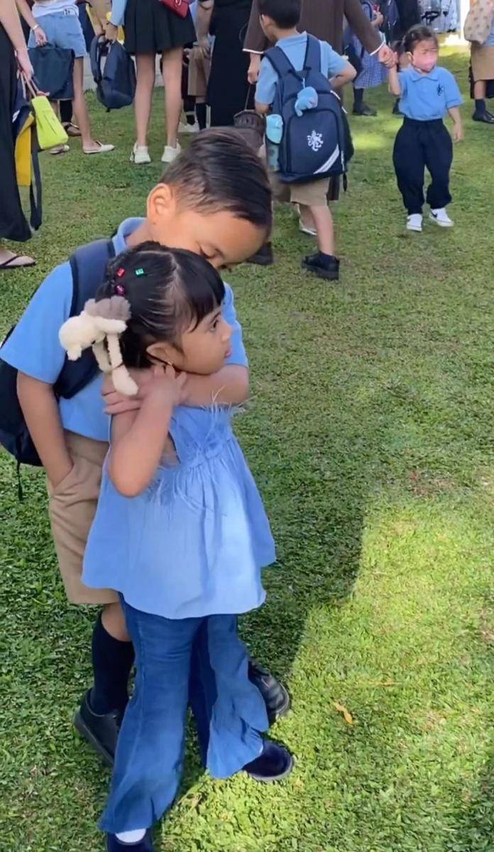 potret Chava antar Xabiru ke sekolah (instagram.com/rachelvennya)