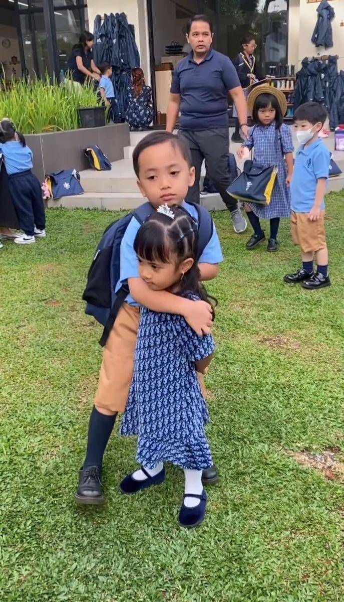 potret Chava antar Xabiru ke sekolah (instagram.com/rachelvennya)