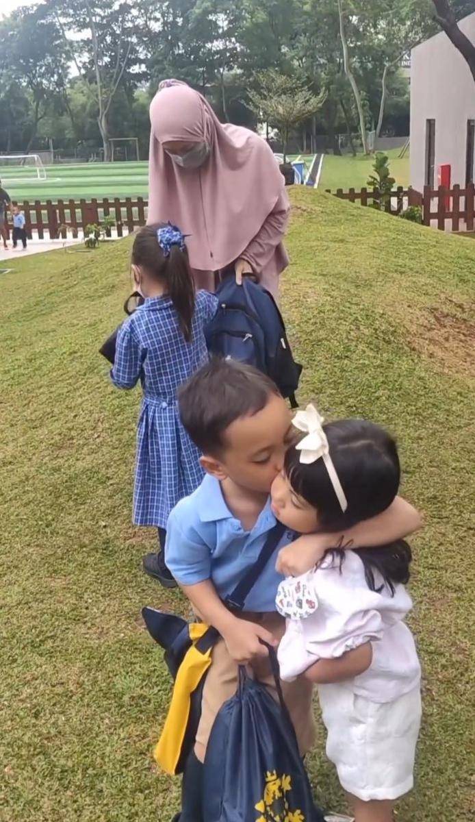 potret Chava antar Xabiru ke sekolah (instagram.com/rachelvennya)