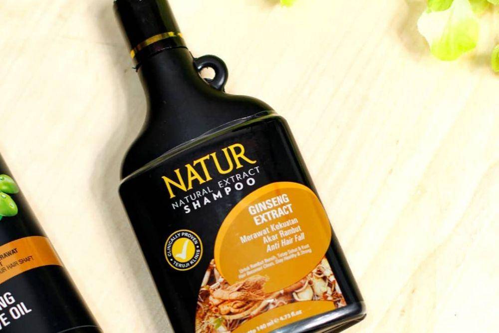 NATUR Natural Extract Shampoo Ginseng Extract (instagram.com/backtonatur)