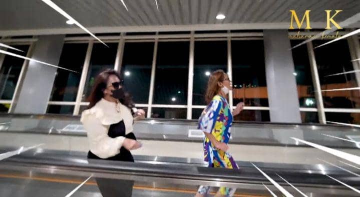 potret Bunda Corla di perjalanan menuju Surabaya (youtube.com/maharani kemala)