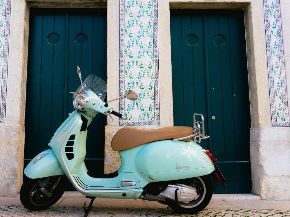 7 Motor Vespa Matic Terbaru 2023: Harga serta Spesifikasi