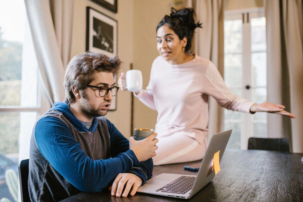 3 Tips Sikapi Pasangan yang Kurang Peka, Perlu Aktif Berkomunikasi