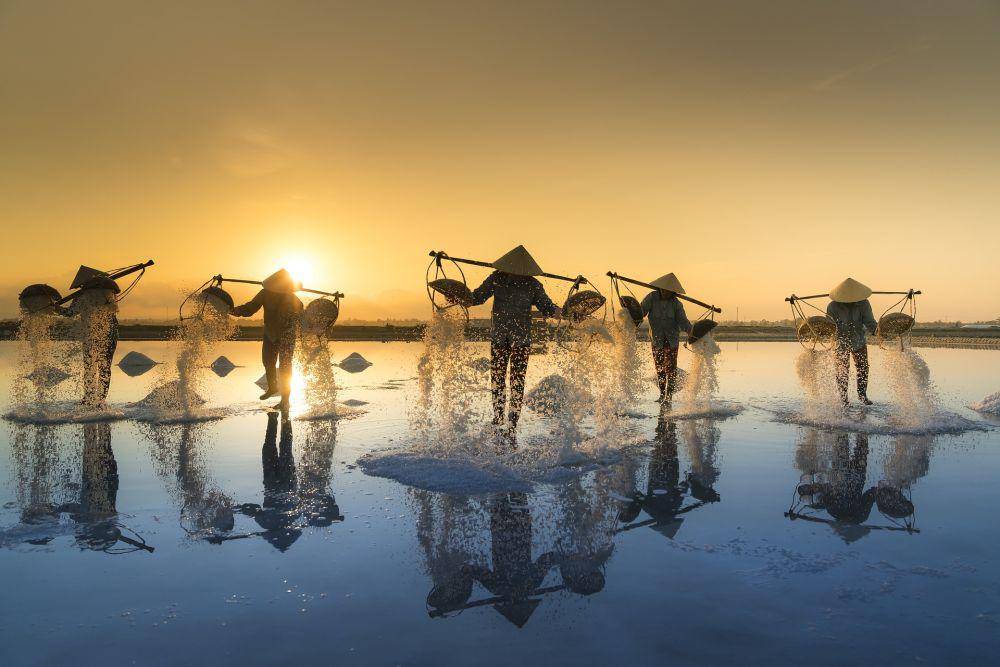 orang bekerja (pixabay.com/Quangpraha)