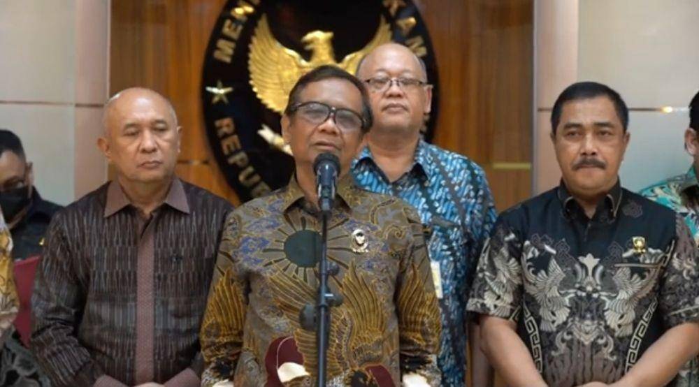 Menteri Koordinator Bidang Politik, Hukum dan Keamanan, Mahfud MD ketika memberikan keterangan pers soal kasus Koperasi Simpan Pinjam Indo Surya. (Tangkapan layar YouTube Kemenko Polhukam)