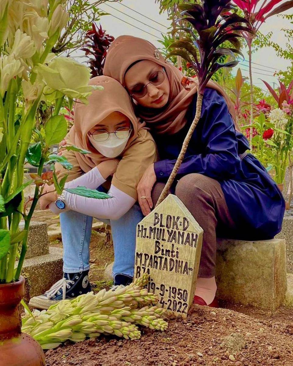 potret Desy Ratnasari dan Nasywana Thania (instagram.com/desyratnasariterdepan)