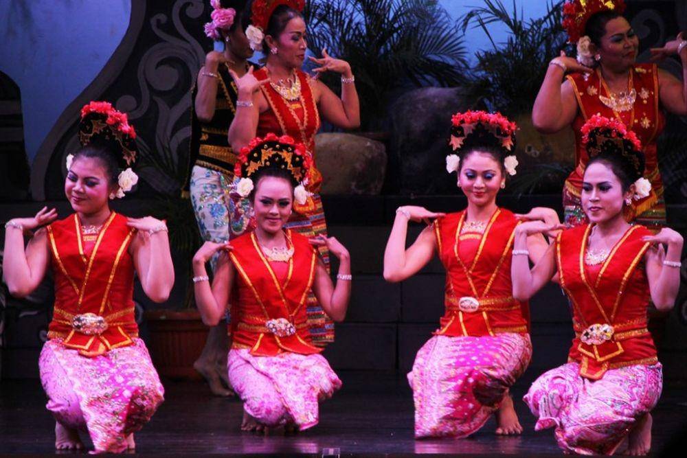 potret tari yapong (dok. situs encyclopedia.jakarta-tourism.go.id)