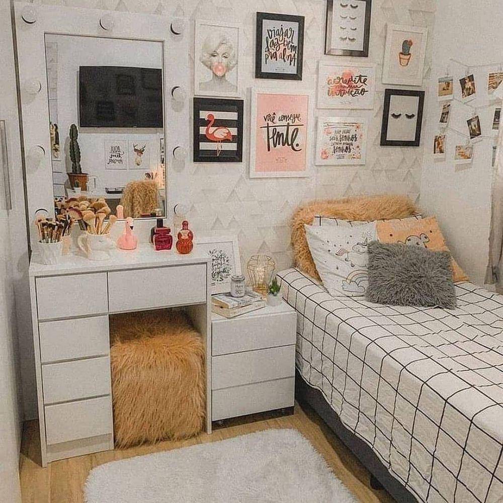 ilustrasi kamar tidur dengan wallpaper dinding (instagram.com/bedroom.decor.057)