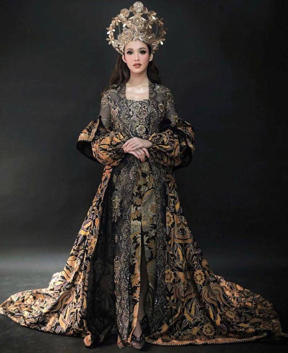 kebaya rancangan Robby Dion (instagram.com/robbydion)