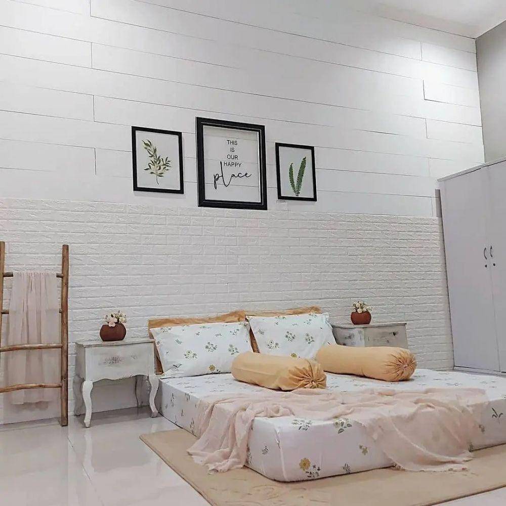 ilustrasi kamar tidur dengan wallpaper dinding (instagram.com/ruangtidurutama)