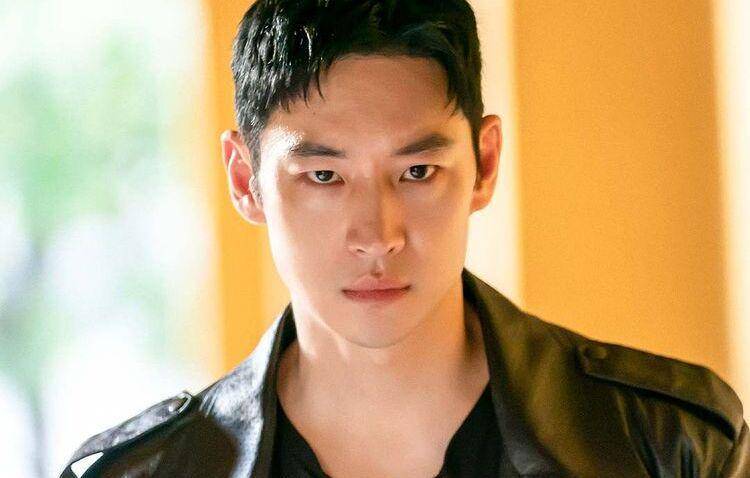 Lee Je Hoon di Taxi Driver 2 (instagram.com/sbsdrama.official)