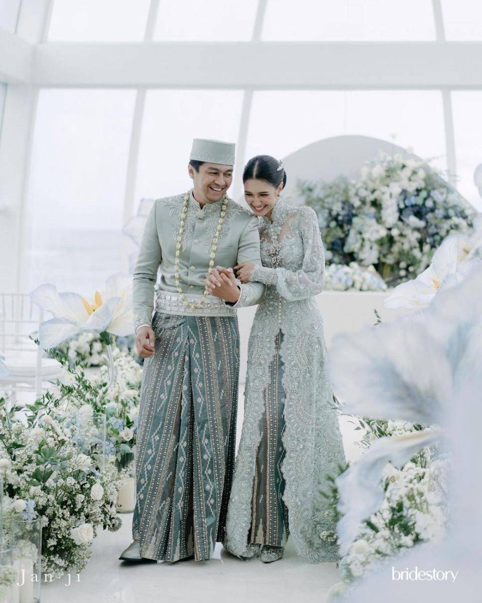 Baju pernikahan Mikha Tambayong (instagram.com/miktambayong)