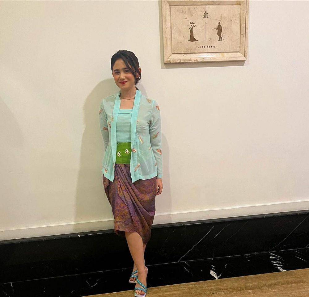 Tissa Biani di pernikahan Kiky Saputri. (Instagram.com/tissabiani)