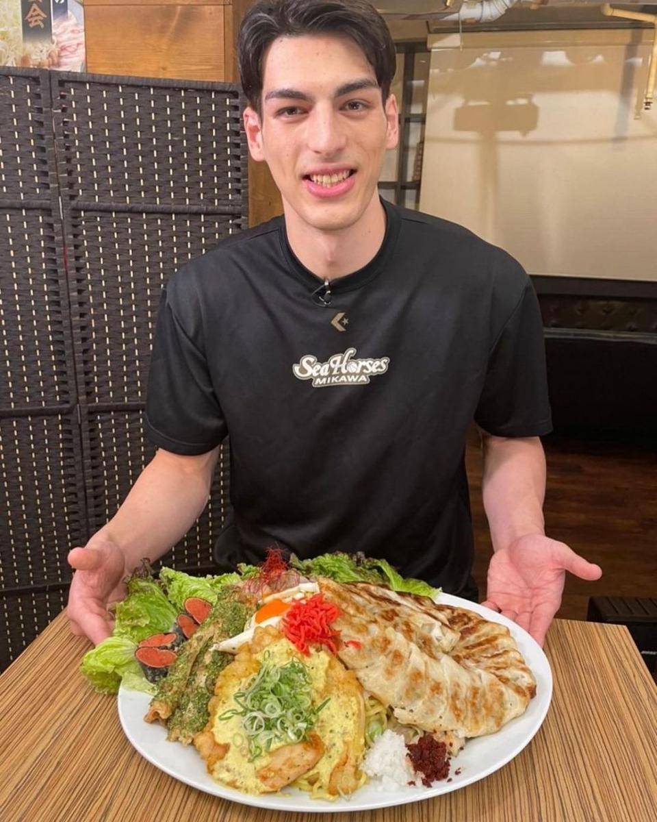 Avi Schafer (instagram.com/avi_schafer)