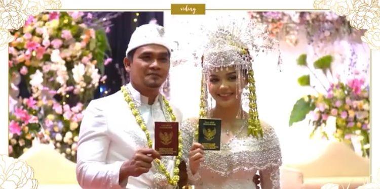 10 Momen Syahdu Akad Nikah Maell Lee dan Anggita Oktaviani