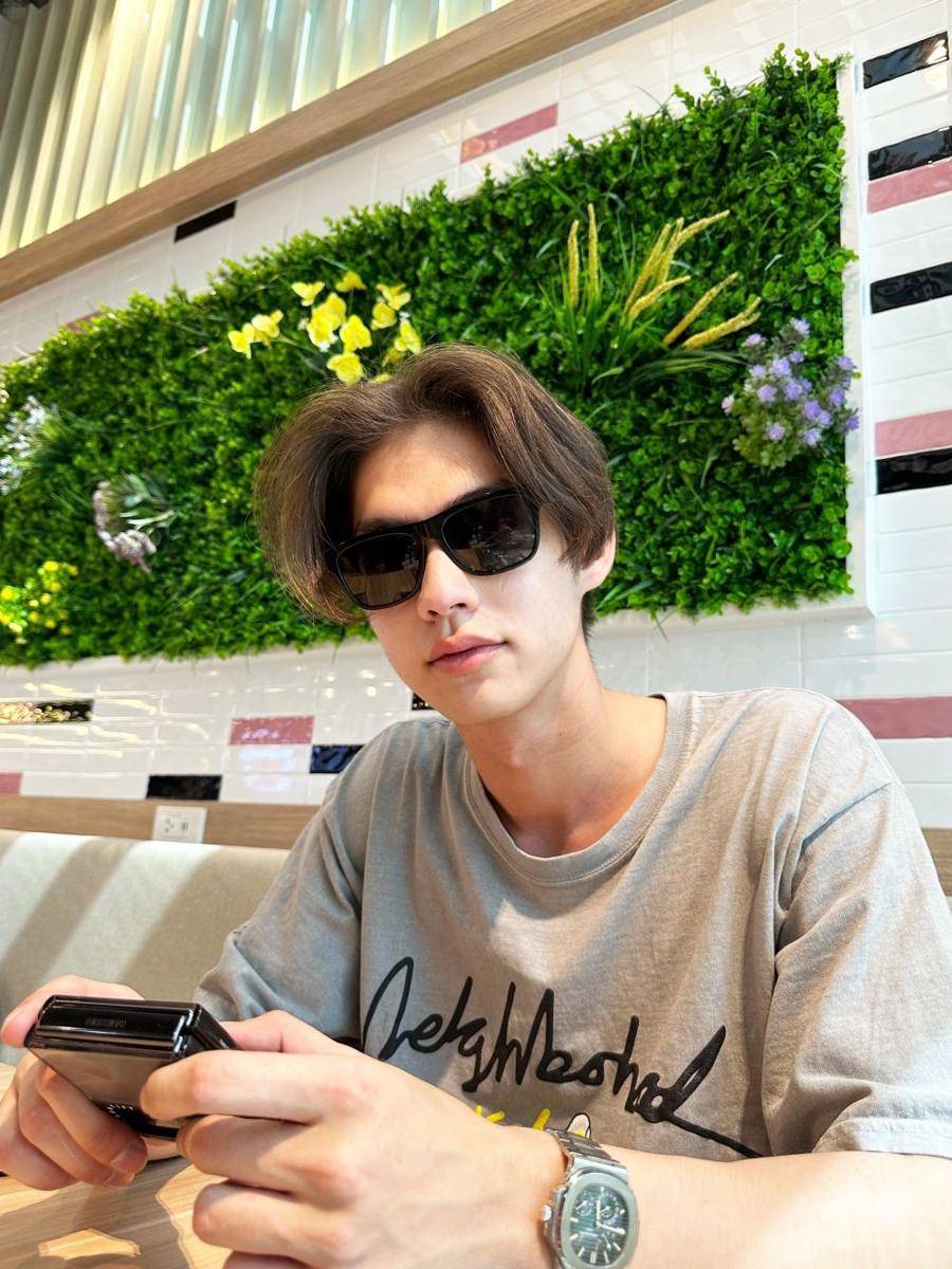 Bright Vachirawit (twitter.com/@GMMTV)