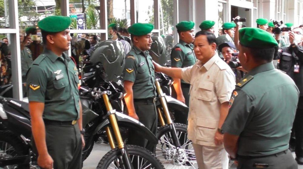 Beri Motor Baru untuk Babinsa Kodam I/BB, Prabowo: Biar Lebih Cepat!