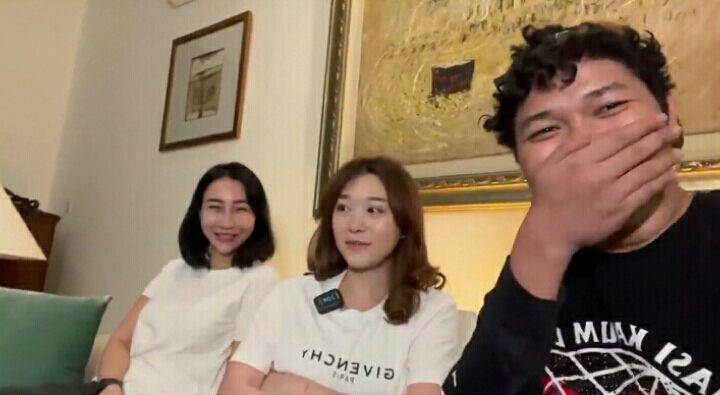 kebersamaan Nopek dan mama Livy Renata (youtube.com/Nopek Novian)