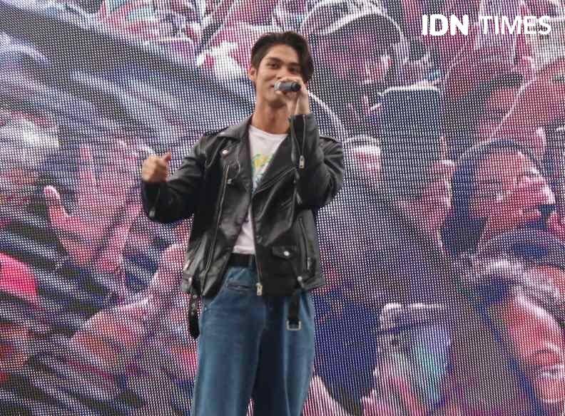 Bright Vachirawit di Summarecon Mal Serpong pada Sabtu (28/1/2023) (IDN Times/Rafifa Shabira)