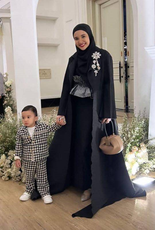 Zaskia Sungkar di pernikahan Kiky Saputri. (Instagram.com/zaskiasungkar15)