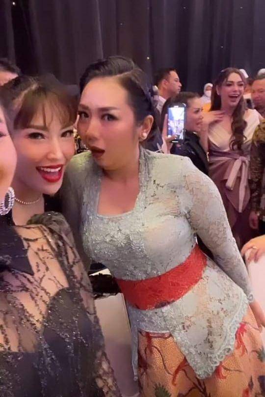 Soimah di resepsi Kiky Saputri. (Instagram.com/vegadarwanti123)