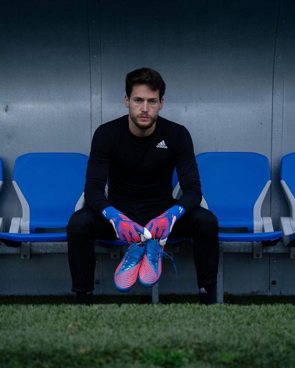 Alex Remiro sebagai brand ambassador Adidas. (instagram.com/alexremiro1)