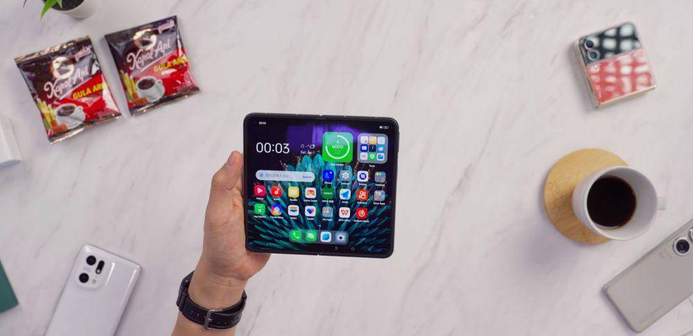potret Oppo Find N2 (dok. youtube.com/GadgetIn)