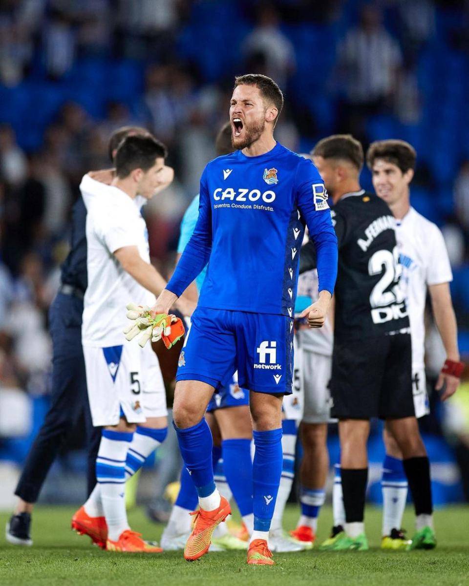 Alex Remiro saat berseragam Real Sociedad. (instagram.com/alexremiro1)