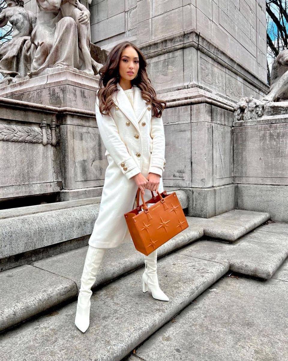 R'Bonney berada di Central Park New York. (instagram.com/rbonneynola)