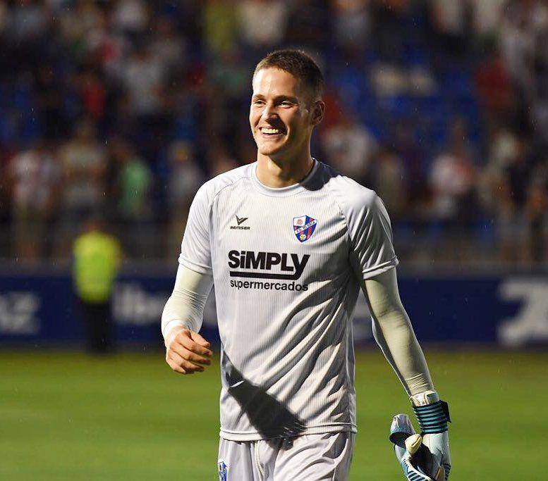 Alex Remiro saat berseragam SD Huesca. (instagram.com/alexremiro1)