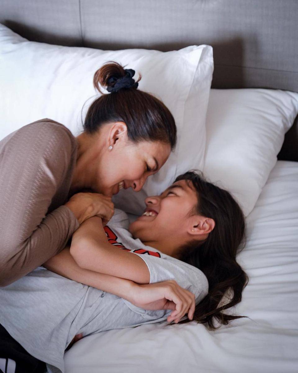 Donna Agnesia dan Sabrina Sinathrya (instagram.com/darius_sinathrya)