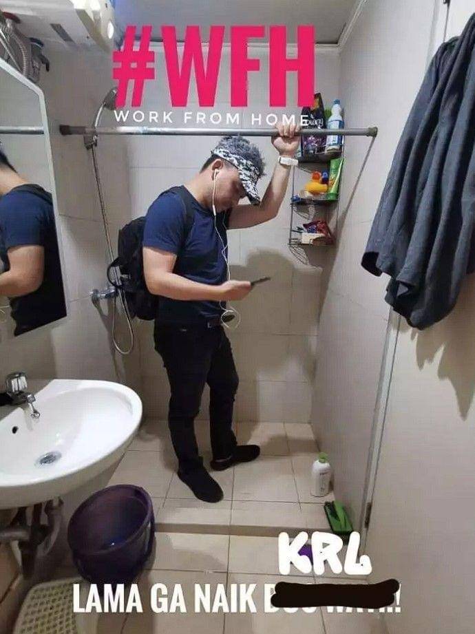 aksi orang lagi di kamar mandi (twitter.com/crazyinina)