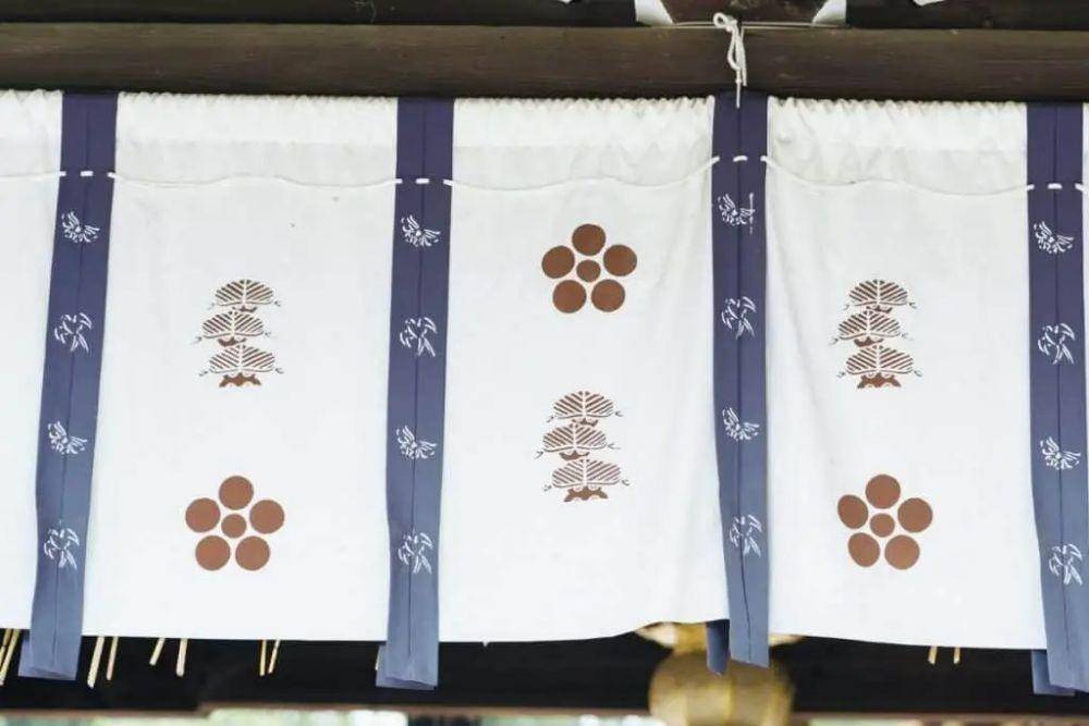 Noren atau gorden khas Jepang (tankenjapan.com)