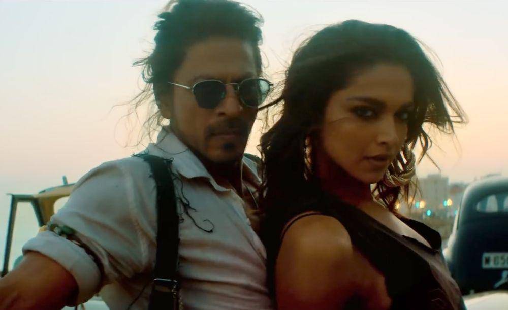 Shah Rukh Khan dan Deepika Padukone dalam Pathaan (dok. Yash Raj Films/Pathaan)