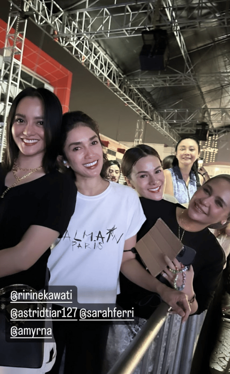 potret artis di konser Sheila on 7 (instagram.com/ussypratama)