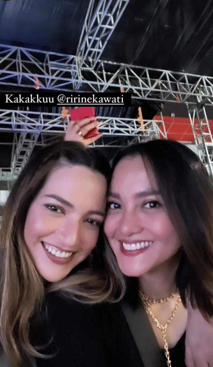 potret artis di konser Sheila on 7 (instagram.com/ramadhaniabakrie)