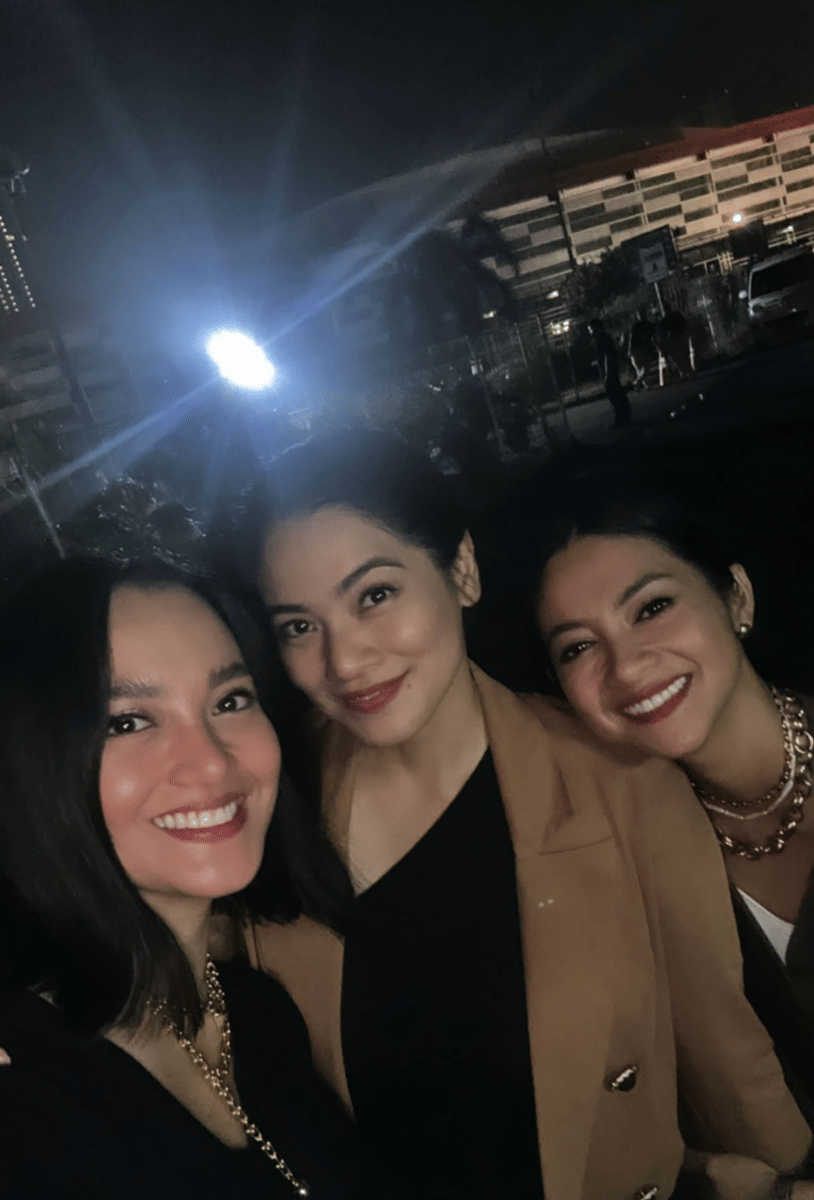 potret artis di konser Sheila on 7 (instagram.com/ririnekawati)