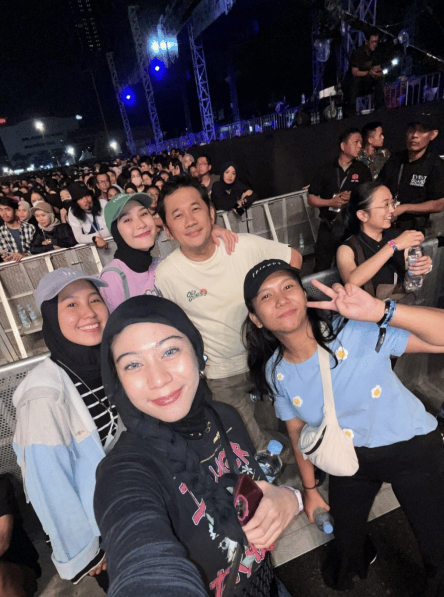 potret artis di konser Sheila on 7 (instagram.com/zaskiadyamecca)