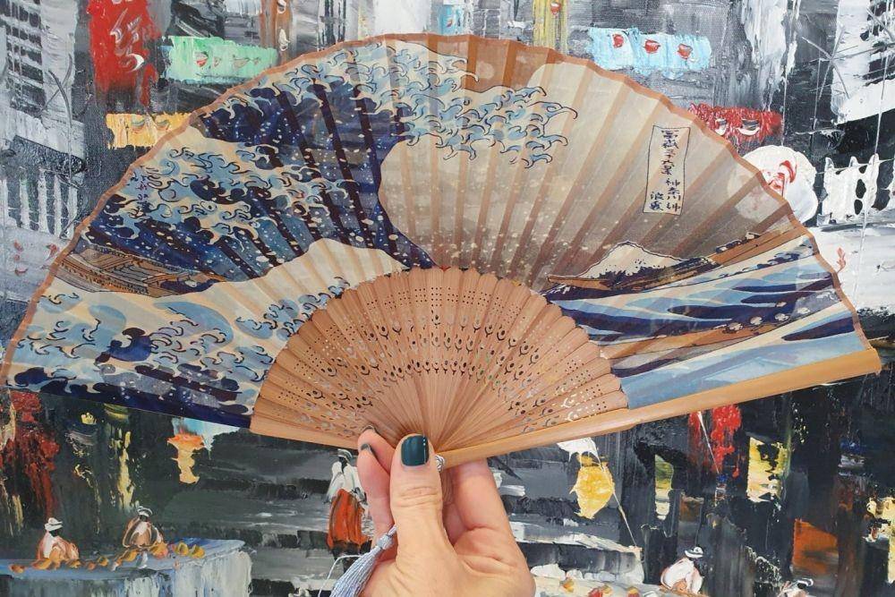 Kipas lipat Jepang (en.japantravel.com)